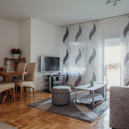 Apartman "Joka" Ðakovo Exteriör bild