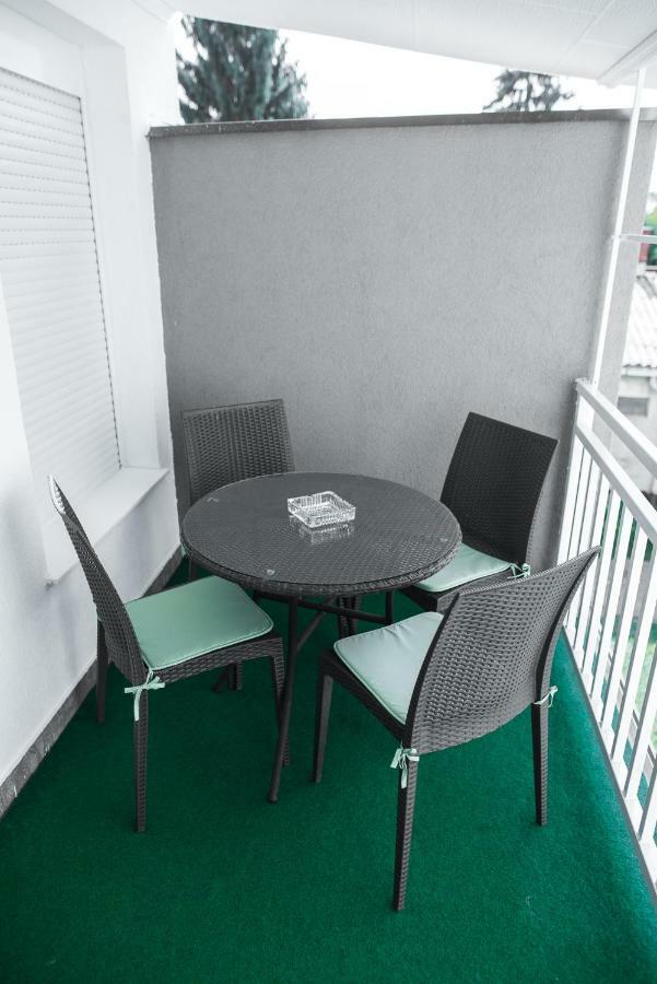 Apartman "Joka" Ðakovo Exteriör bild