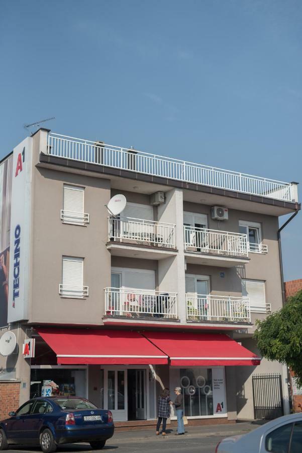 Apartman "Joka" Ðakovo Exteriör bild